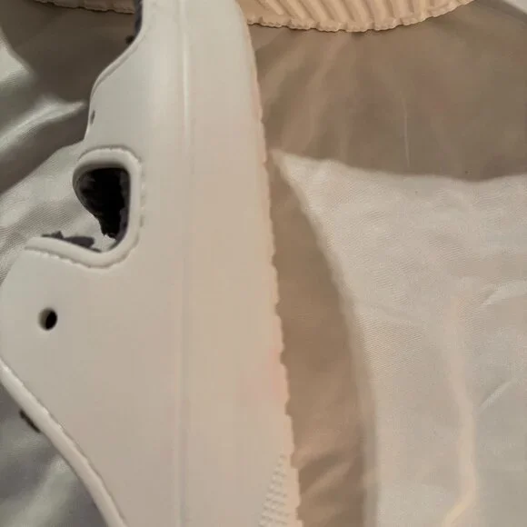 CROCS CLASSIC COZZZY SANDALS - Picture 2 of 7